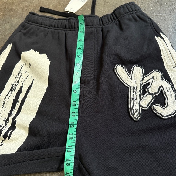 Y-3 Men's Relaxed-Fit Sweatpants with GFX Logo Applique - Picture 3 of 12